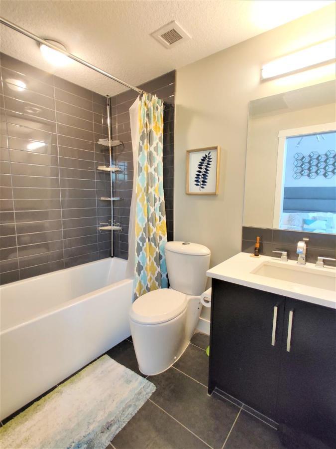 Monki Di Executive Suites - Glas - Luxury Inner City Home 3 Min To Downtown W Private Rooftop Patio Fireplace YYC Esterno foto